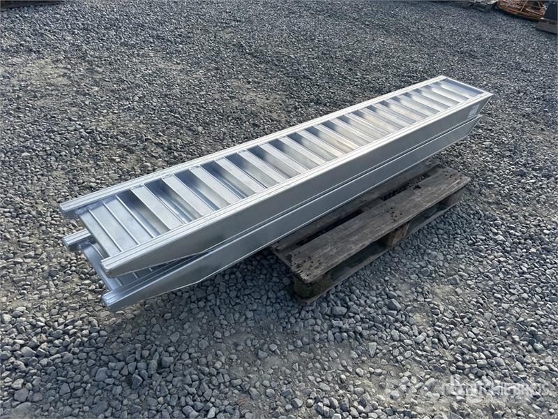 6 Ton Aluminum Loading Ramps (Unused) Vitle, dvigala in gradbeni dvižni sistemi