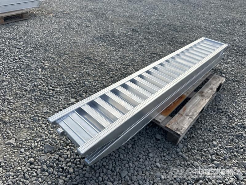  6 Ton Aluminum Loading Ramps (Unused) Vitle, dvigala in gradbeni dvižni sistemi