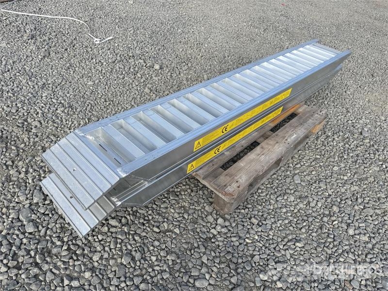  6 Ton Aluminum Loading Ramps (Unused) Vitle, dvigala in gradbeni dvižni sistemi