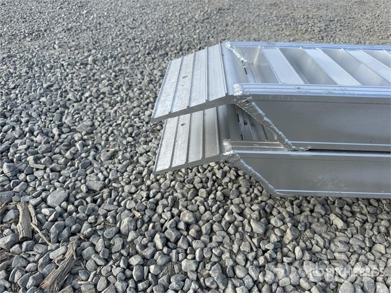 6 Ton Aluminum Loading Ramps (Unused) Vitle, dvigala in gradbeni dvižni sistemi