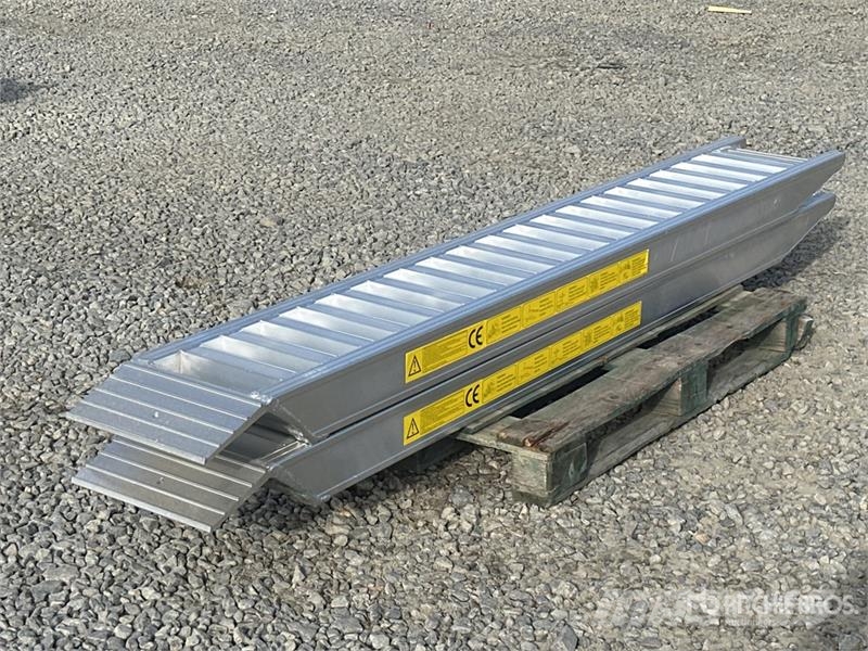  6 Ton Aluminum Loading Ramps (Unused) Vitle, dvigala in gradbeni dvižni sistemi