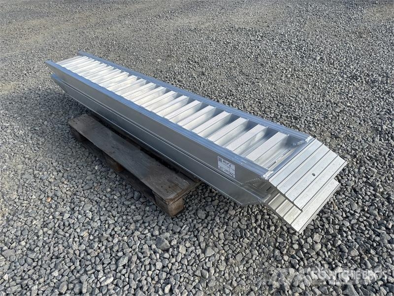 6 Ton Aluminum Loading Ramps (Unused) Vitle, dvigala in gradbeni dvižni sistemi