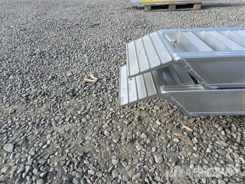  6 Ton Aluminum Loading Ramps (Unused) Vitle, dvigala in gradbeni dvižni sistemi