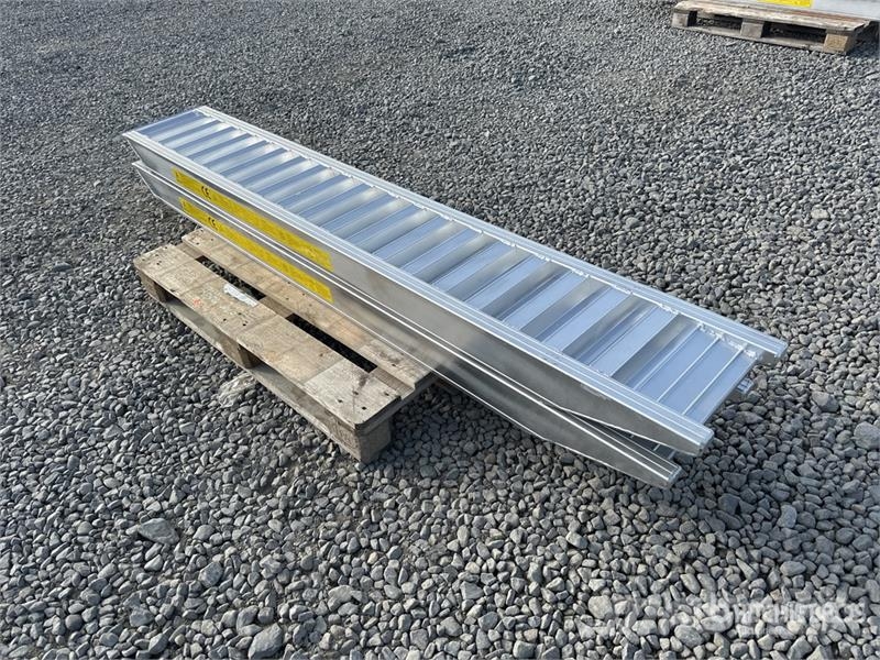  6 Ton Aluminum Loading Ramps (Unused) Vitle, dvigala in gradbeni dvižni sistemi