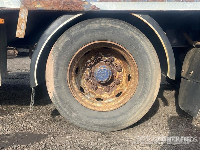  8.04 m Tri/A Drawbar Flatbed Trailer 自卸半挂车
