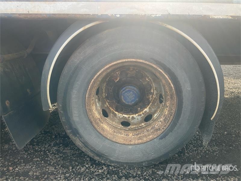  8.04 m Tri/A Drawbar Flatbed Trailer 自卸半挂车