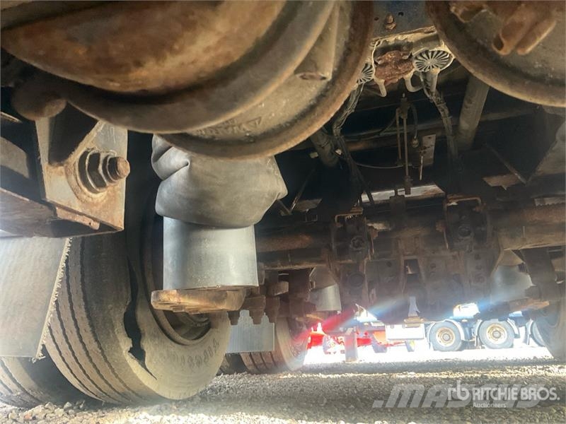  8.04 m Tri/A Drawbar Flatbed Trailer 自卸半挂车