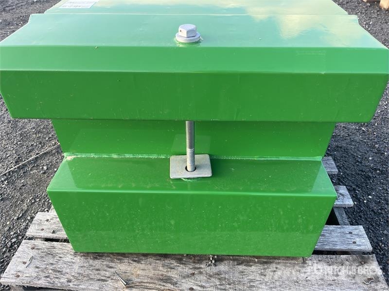 800 kg Tractor Weights (Unused) Prednji tegovi