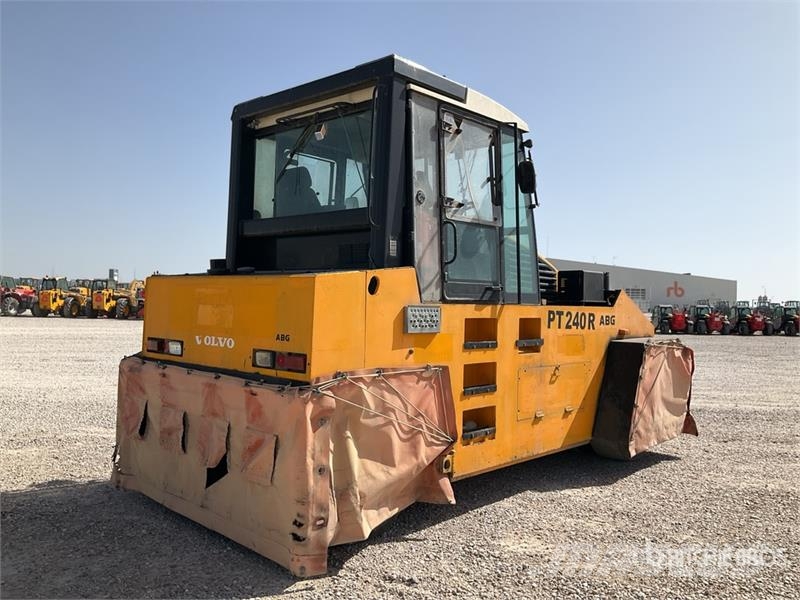 ABG PT240R 8 Wheel Pneumatic Roller 공기 타이어 롤러