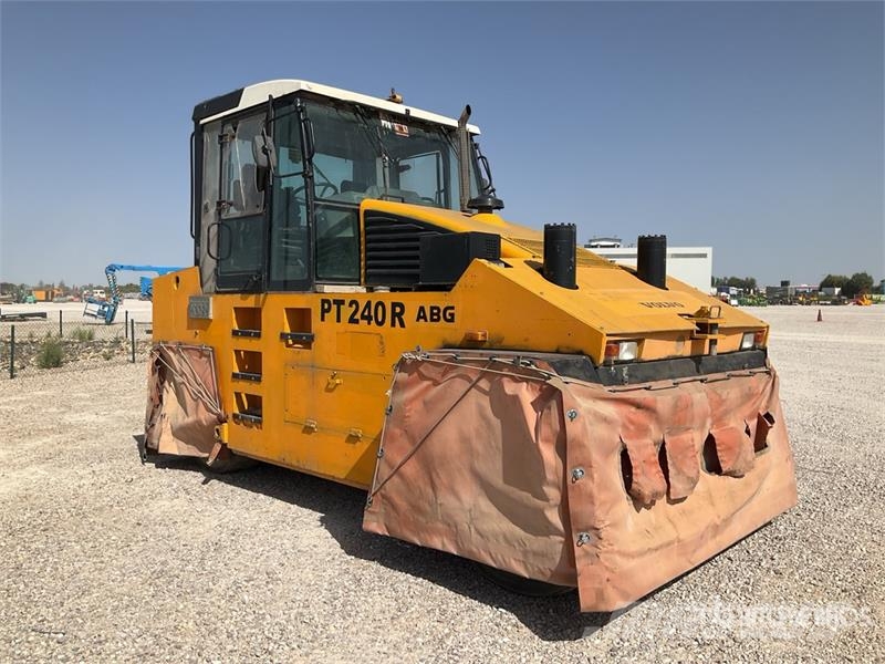 ABG PT240R 8 Wheel Pneumatic Roller 공기 타이어 롤러