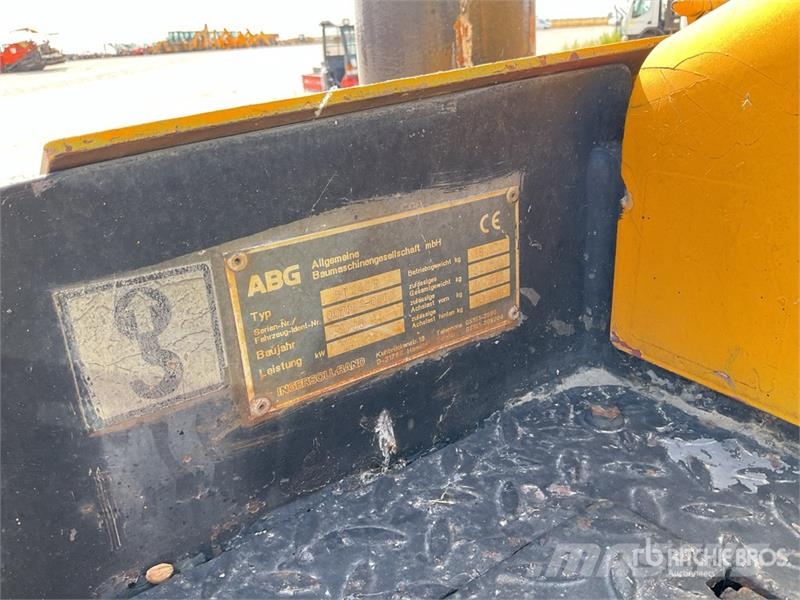 ABG PT240R 8 Wheel Pneumatic Roller 공기 타이어 롤러