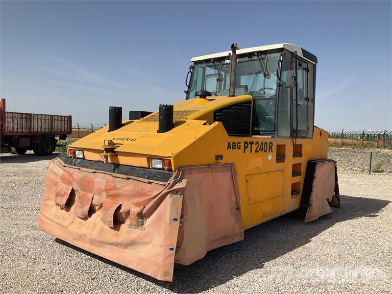 ABG PT240R 8 Wheel Pneumatic Roller 공기 타이어 롤러