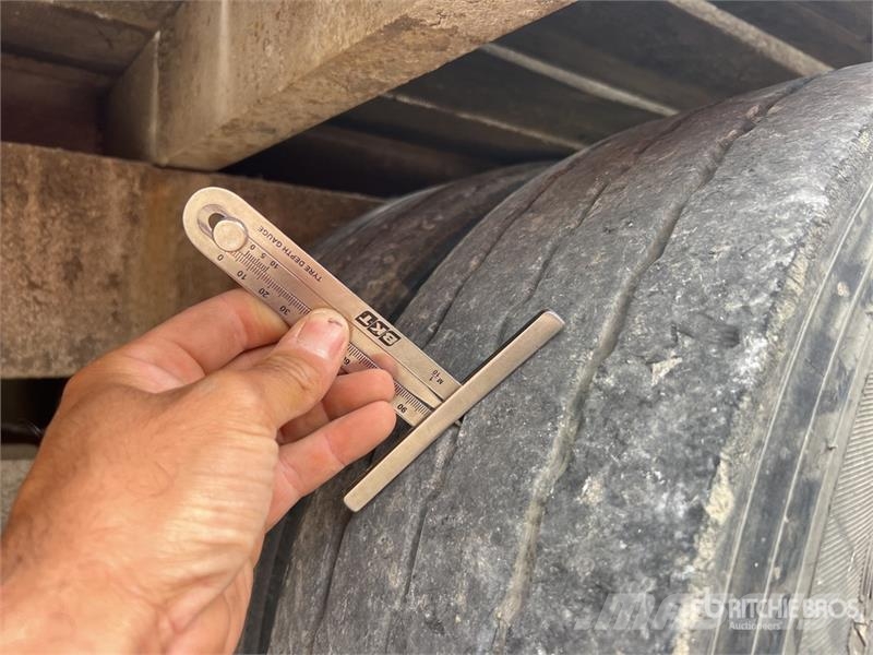 Actm B31315 Tri/A Remorque Porte-Engins 3 Essieux Lowbo Remorque surbaissée