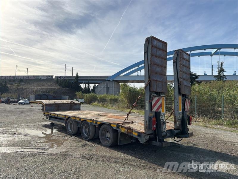Actm S 46315 Tri/A Semi-Remorque Porte-Engin Lowboy Tra لوادر منخفضة