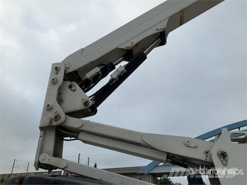 Airo A12JRTD 4WD Diesel Nacelle Articulee Articulating Articulated boom lifts