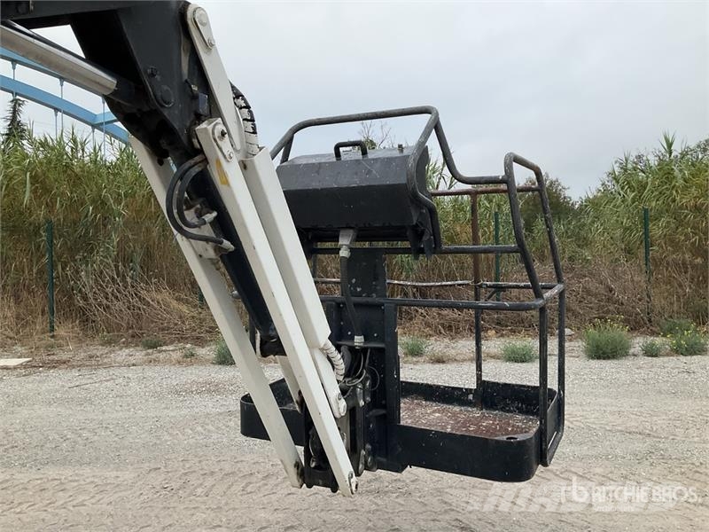 Airo A12JRTD 4WD Diesel Nacelle Articulee Articulating Articulated boom lifts
