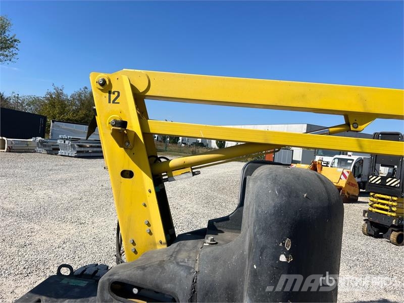 Airo A13 JE Electric Articulating Boom Lift ブームリフト　屈伸型