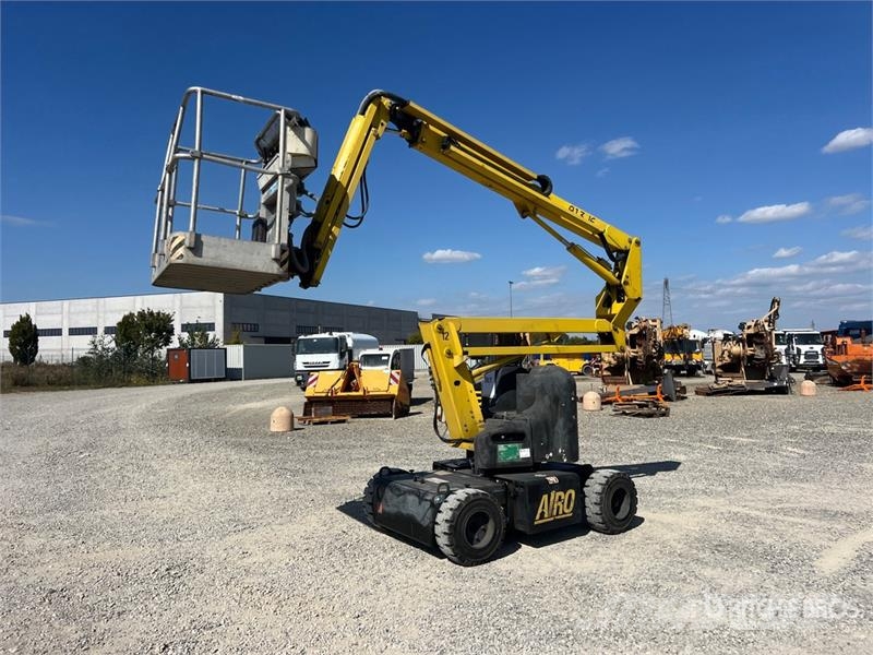 Airo A13 JE Electric Articulating Boom Lift ブームリフト　屈伸型