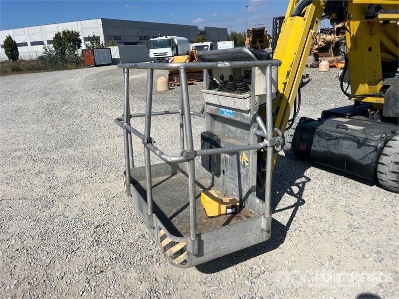 Airo A13 JE Electric Articulating Boom Lift ブームリフト　屈伸型