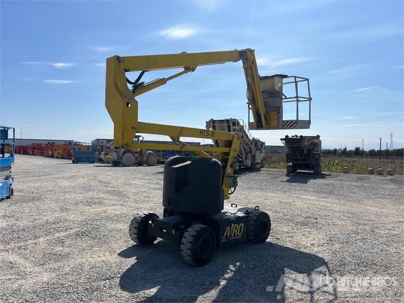 Airo A13 JE Electric Articulating Boom Lift ブームリフト　屈伸型