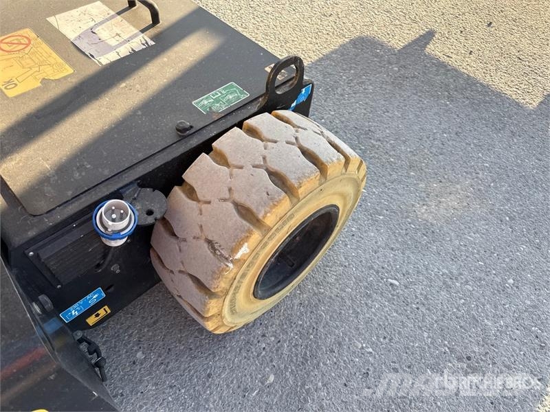 Airo A13 JE Electric Articulating Boom Lift Zglobne podizne platforme