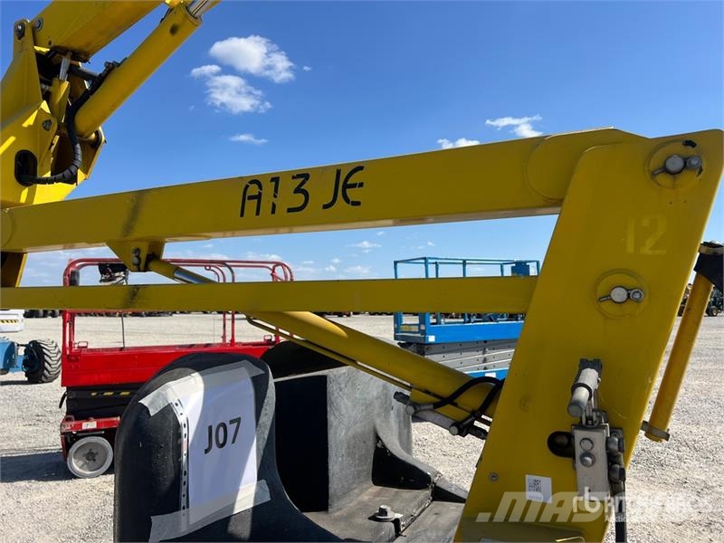 Airo A13 JE Electric Articulating Boom Lift ブームリフト　屈伸型