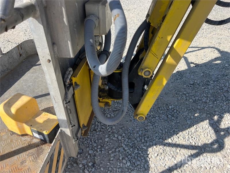 Airo A13 JE Electric Articulating Boom Lift ブームリフト　屈伸型