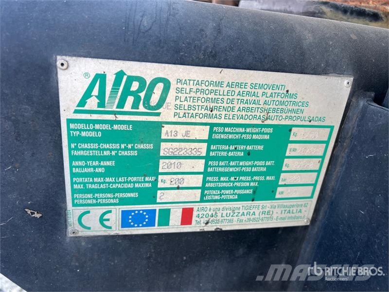 Airo A13 JE Electric Articulating Boom Lift ブームリフト　屈伸型