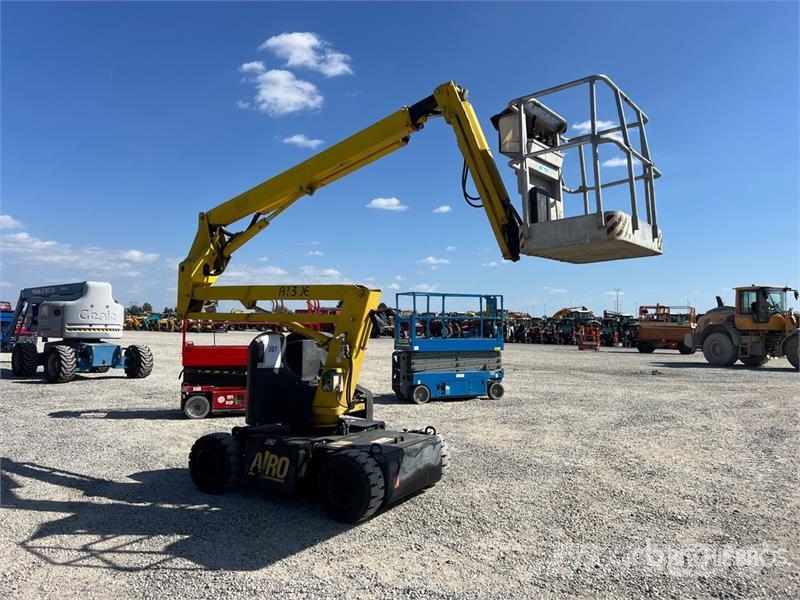 Airo A13 JE Electric Articulating Boom Lift ブームリフト　屈伸型