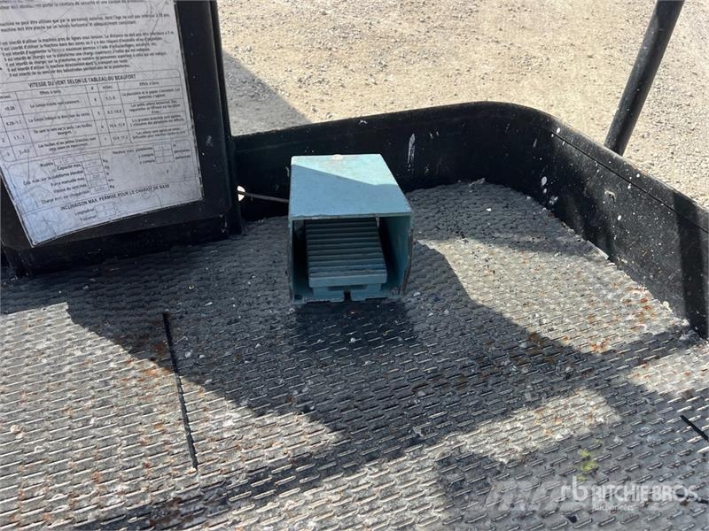 Airo A15JE Electric Articulating Boom Lift Karos emelők