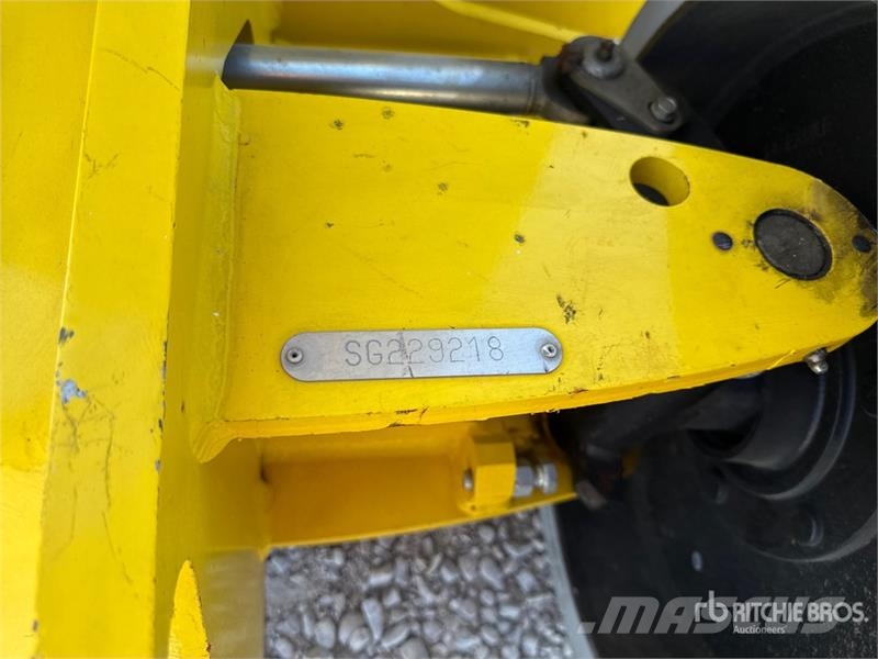 Airo A15JE Electric Articulating Boom Lift Bomlifte med knækarm