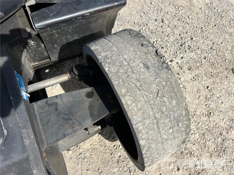 Airo A15JE Electric Articulating Boom Lift Karos emelők