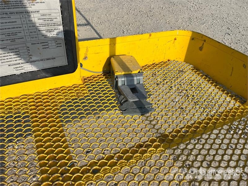 Airo A17J Electric Articulating Boom Lift Karos emelők