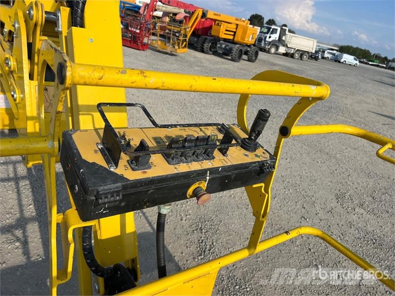 Airo A17J Electric Articulating Boom Lift Karos emelők