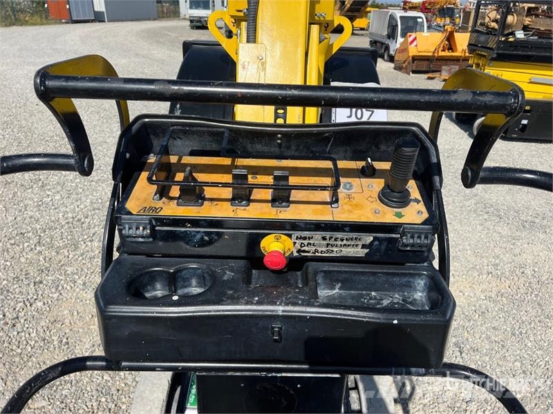 Airo V10E Vertical Mast Lift 垂直昇降型リフト