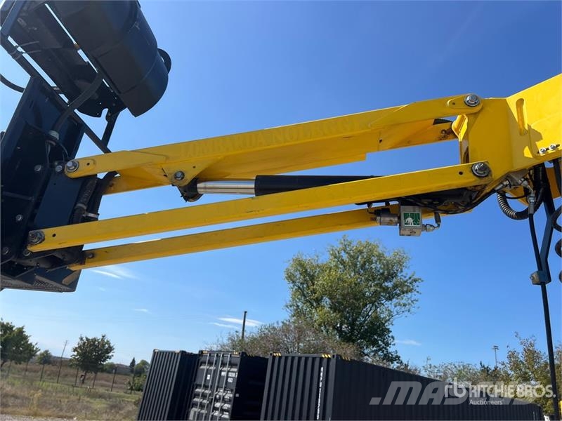 Airo V10E Vertical Mast Lift 垂直昇降型リフト