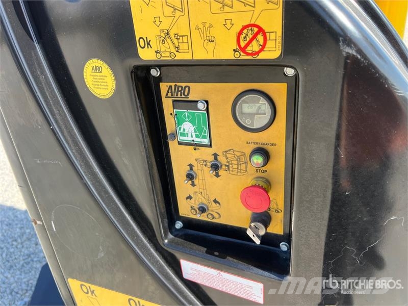 Airo V10E Vertical Mast Lift 垂直昇降型リフト