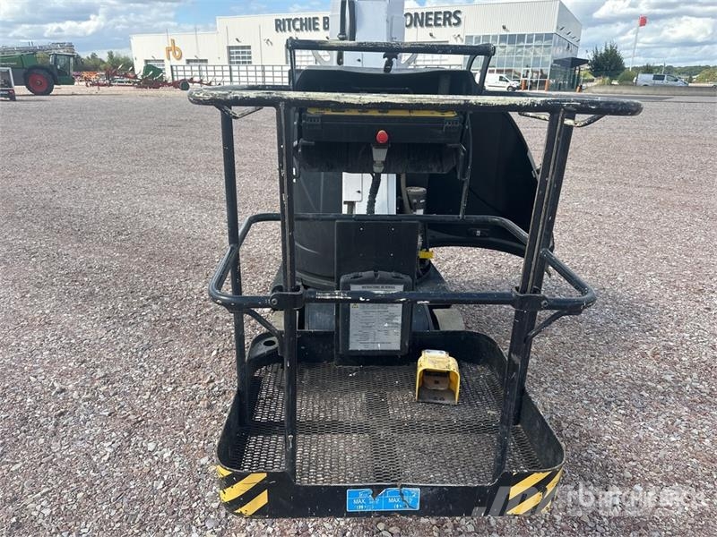 Airo V8 E Nacelle A Mat Droit Vertical Mast Lift Vertical mast lifts