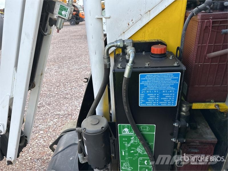 Airo V8 E Nacelle A Mat Droit Vertical Mast Lift Vertical mast lifts
