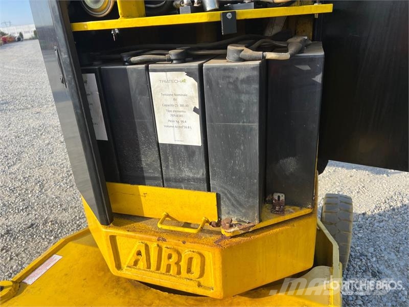 Airo VG900E Vertical Mast Lift Søjlelifte