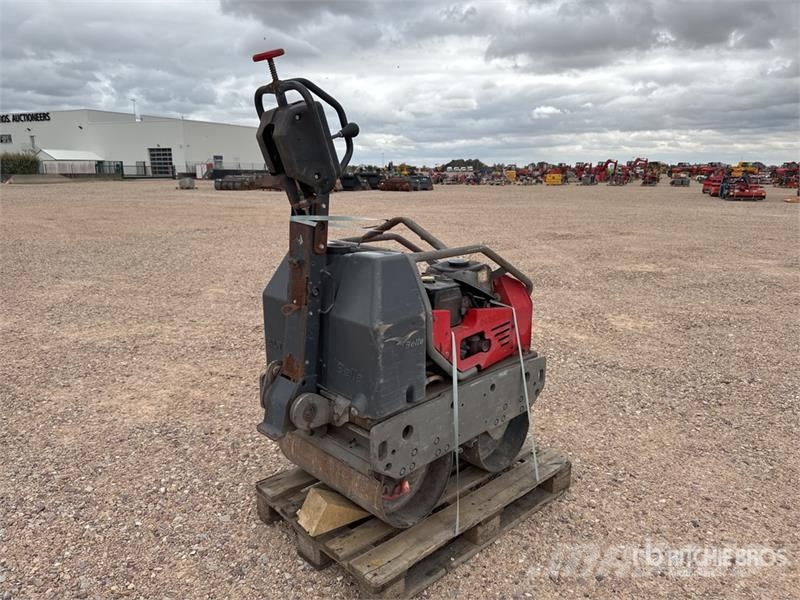 Altrad 650AKGR2R1 Compacteur A Guidage Manuel Walk Behind مداحل متنوعة