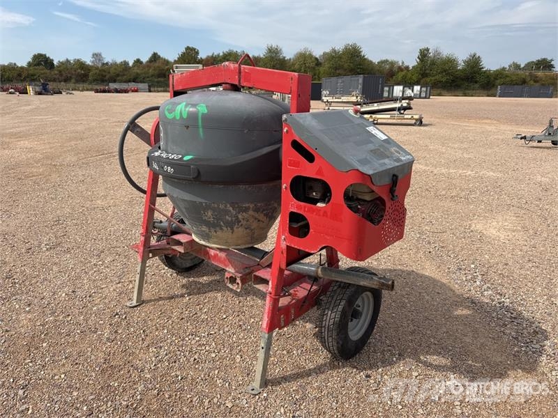 Altrad Betonniere 1 Essieu S/A Portable Concrete Mixer Po خلاطات خرسانة/ملاط