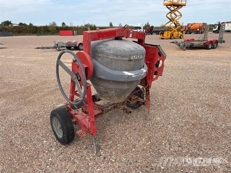 Altrad Betonniere 1 Essieu S/A Portable Concrete Mixer Po خلاطات خرسانة/ملاط