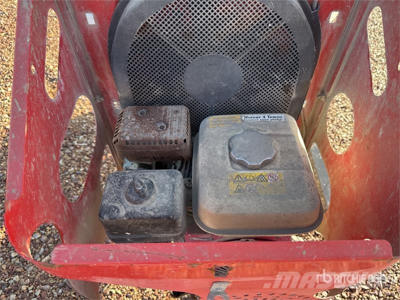Altrad Betonniere 1 Essieu S/A Portable Concrete Mixer خلاطات خرسانة/ملاط