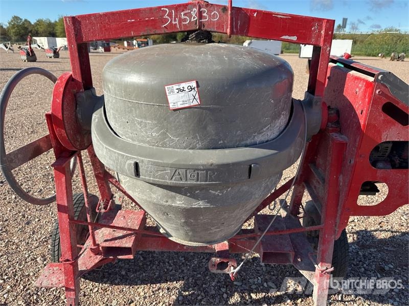 Altrad Betonniere Portable Concrete Mixer (Inoperable) Stavebné miešačky