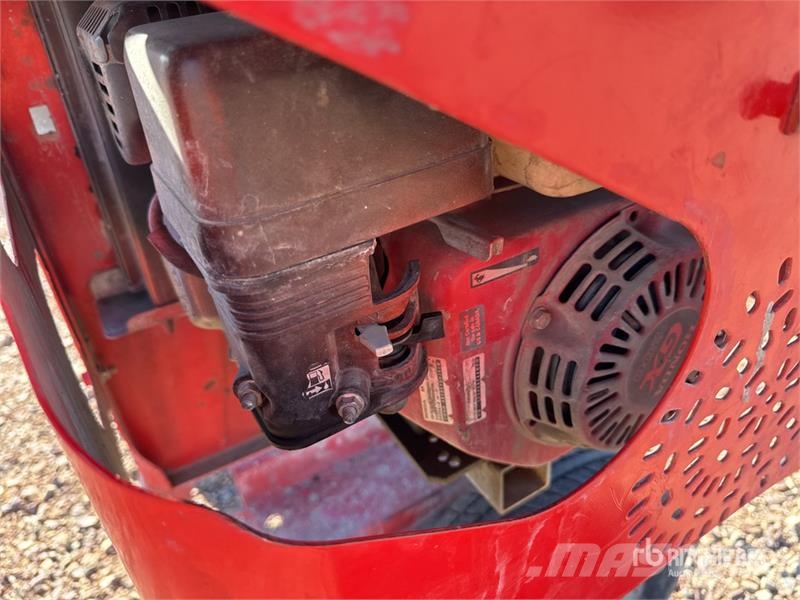 Altrad Betonniere Portable Concrete Mixer (Inoperable) Stavebné miešačky