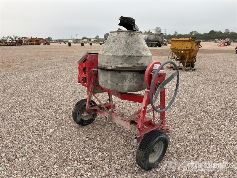 Altrad Betonniere Portable Concrete Mixer Mešalec betona / malte
