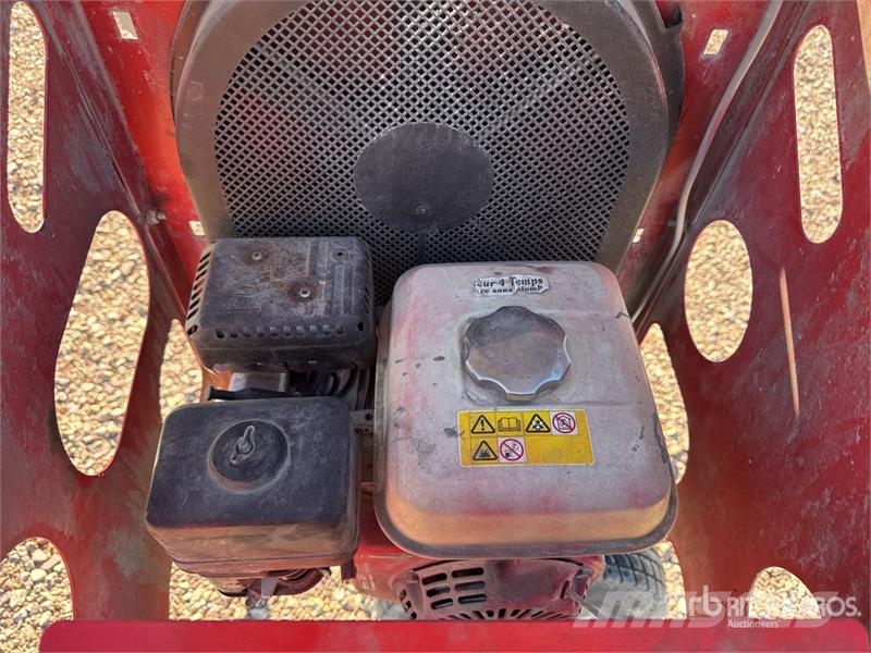 Altrad Betonniere Portable Concrete Mixer (Inoperable) Stavebné miešačky