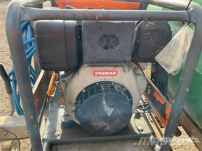 Altrad BWX15/250 Pressure Washer Мийні апарати низького тиску