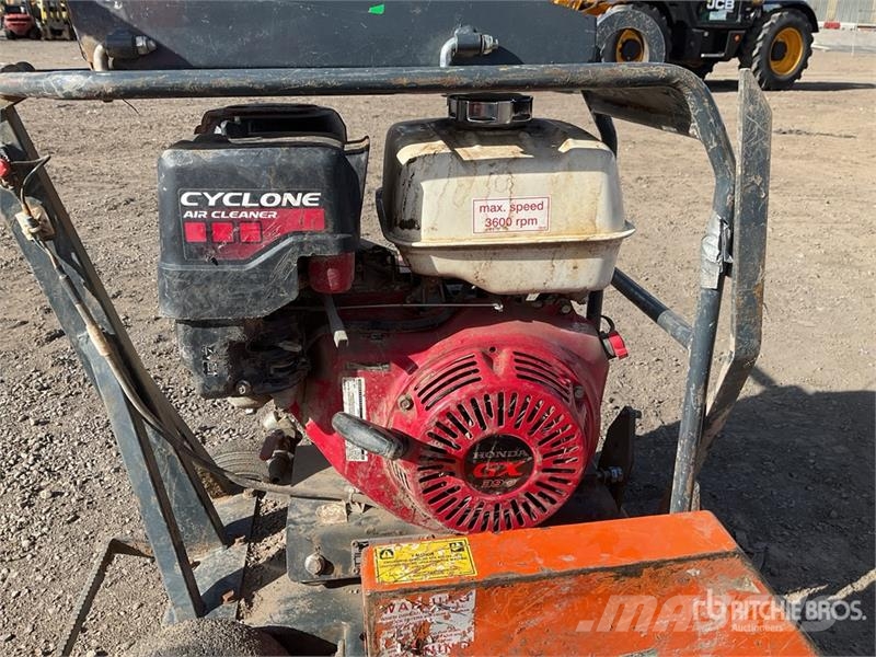 Altrad Osxa01 Walk-Behind Saw Serrarias